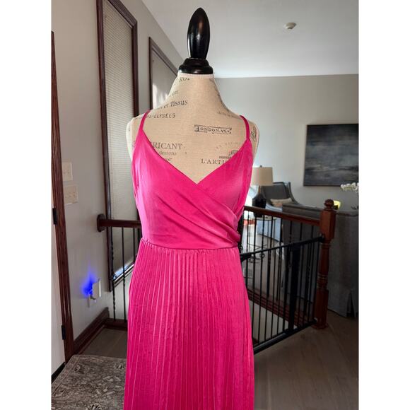 Women's Boho Hot Pink V Neck  Pleated Midi Crossover Dress Tie Back SZ L NWOT - Picture 2 of 5